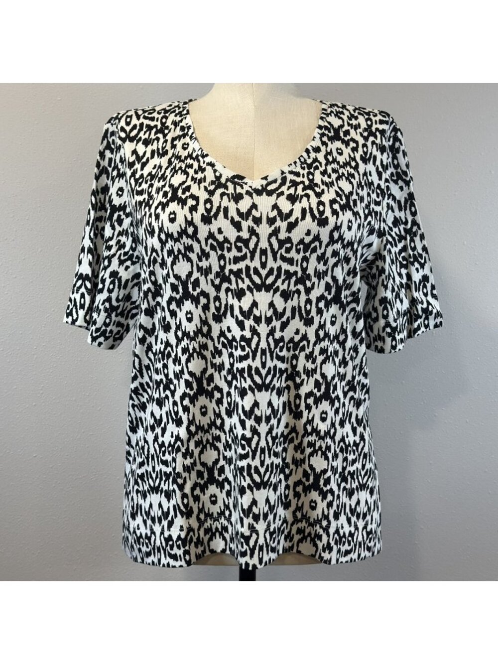 Chico's Tribal Blouse Size 3 US XL Ikat Everyday Tee Leopard Pima Cotton NEW